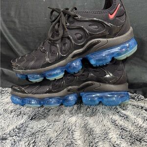 Nike Men's Black and Blue Sneakers